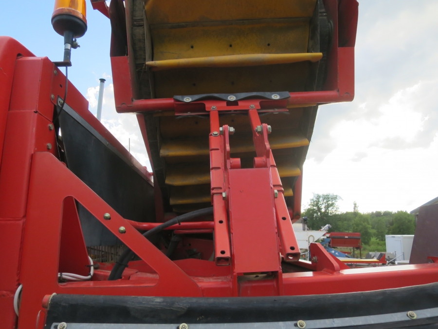 4822 Grimme GZ1700 Potato harvester
