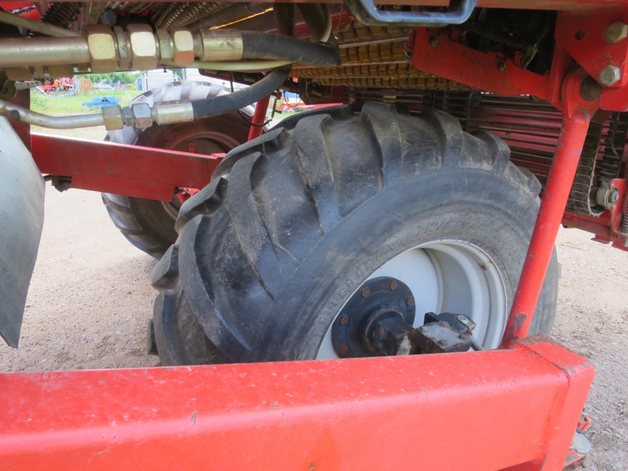 4822 Grimme GZ1700 Potato harvester
