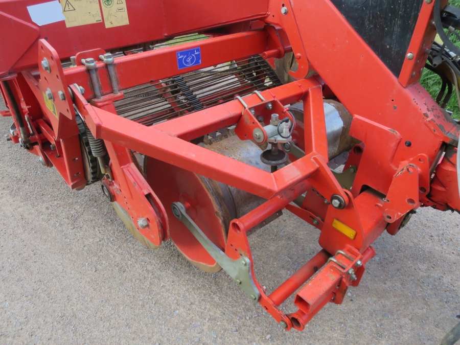 4822 Grimme GZ1700 Potato harvester