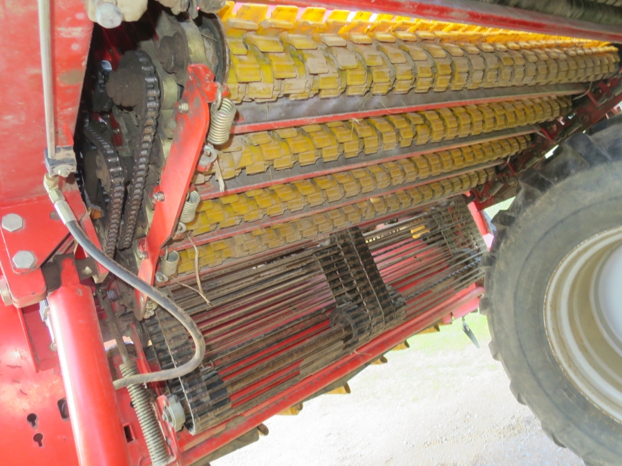 4822 Grimme GZ1700 Potato harvester
