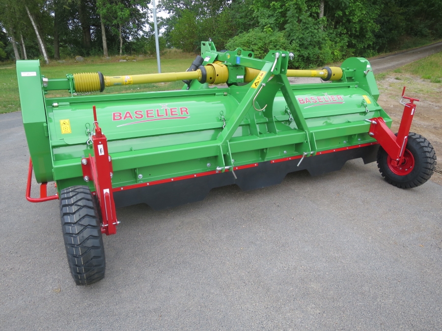 4836 Baselier haulm topper 4LKB320