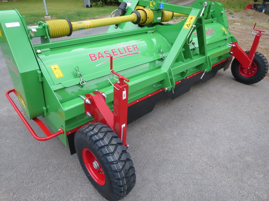 4836 Baselier haulm topper 4LKB320