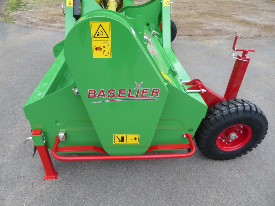 4836 Baselier haulm topper 4LKB320