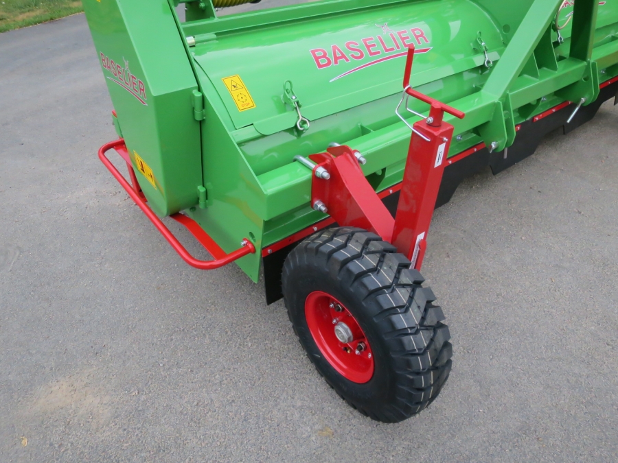 4836 Baselier haulm topper 4LKB320