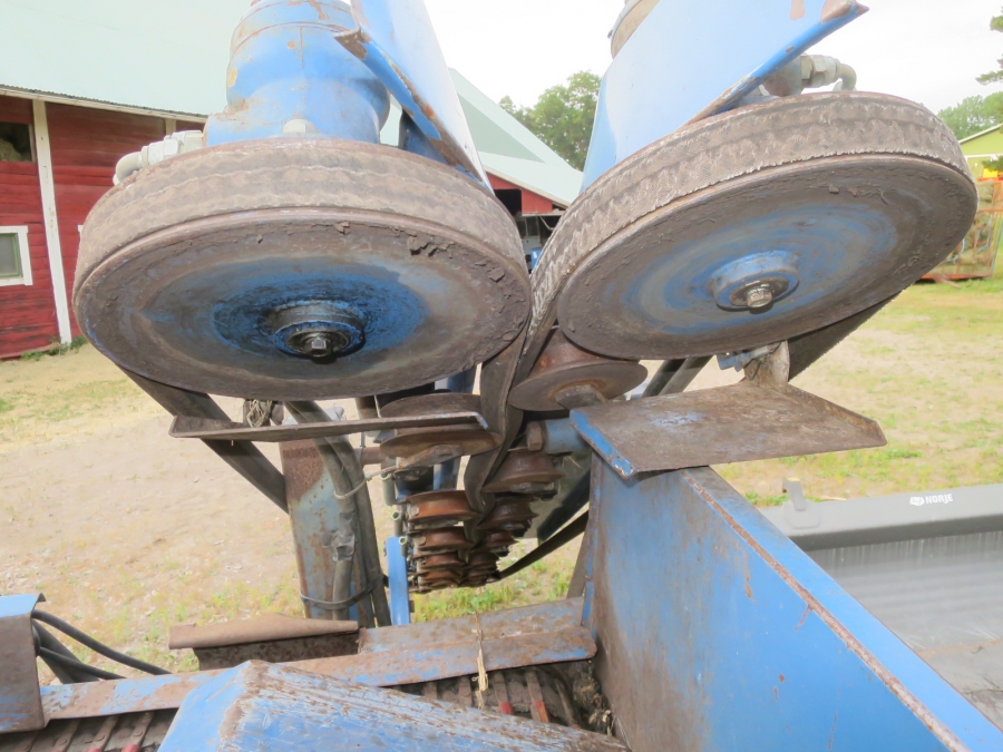 4837 Asa-Lift harvester for bunch carrots