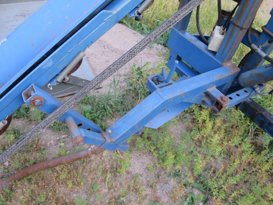 4837 Asa-Lift harvester for bunch carrots