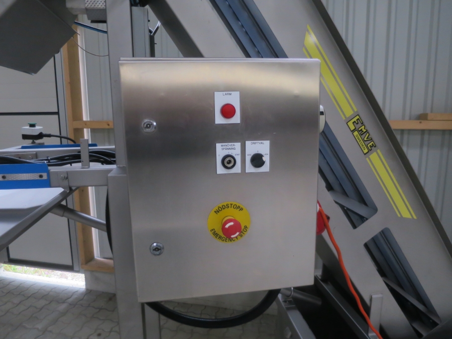 4848 EMVE automatic weigher with dipping bunker