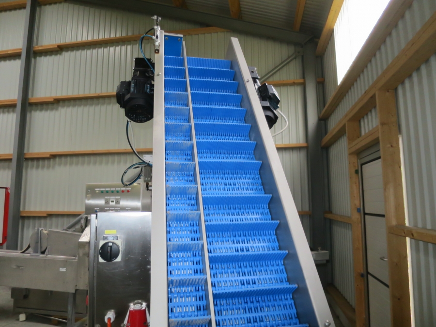 4848 EMVE automatic weigher with dipping bunker
