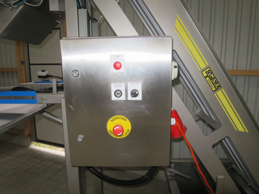 4848 EMVE automatic weigher with dipping bunker