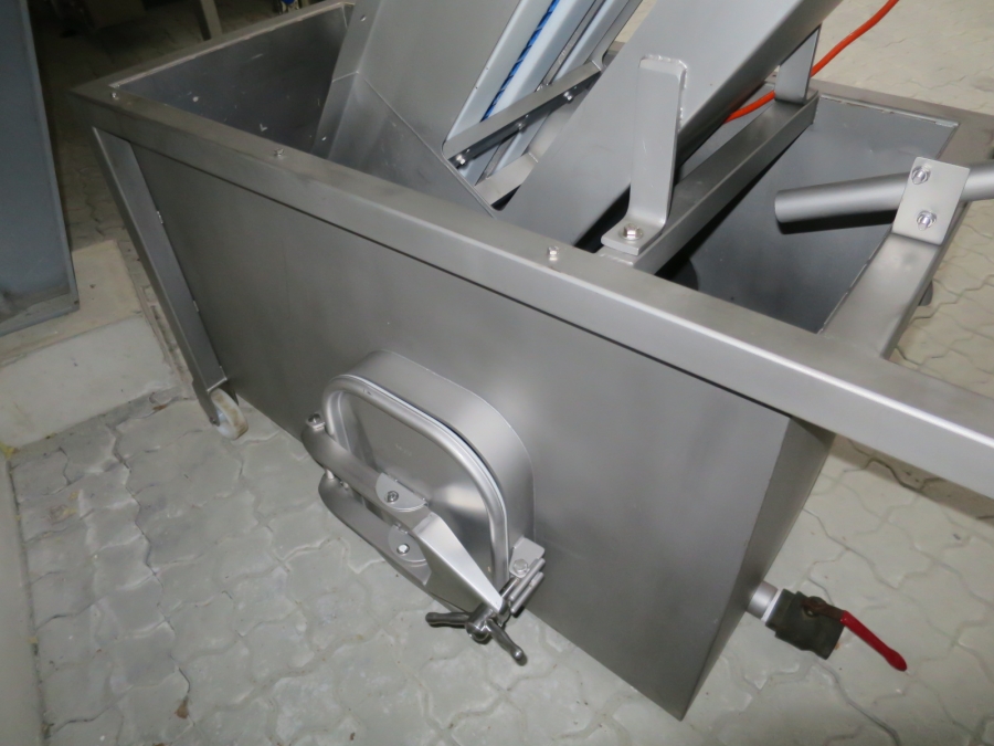 4848 EMVE automatic weigher with dipping bunker