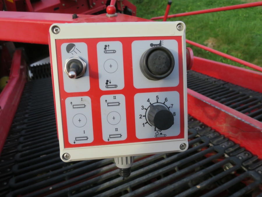 4856 Grimme SE140 potato harvester