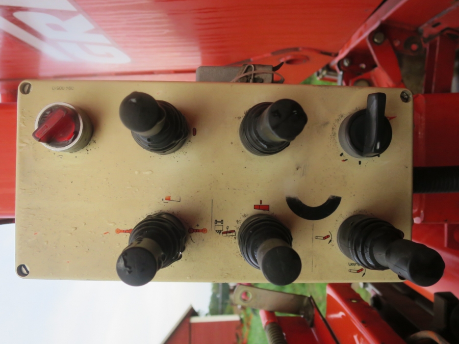 4865 Grimme SE75-30 potato harvester
