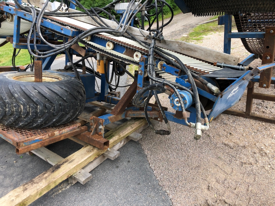 4868 Asa-Lift PO-250 leek harvester / carrot sharelifter