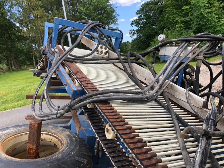 4868 Asa-Lift PO-250 leek harvester / carrot sharelifter