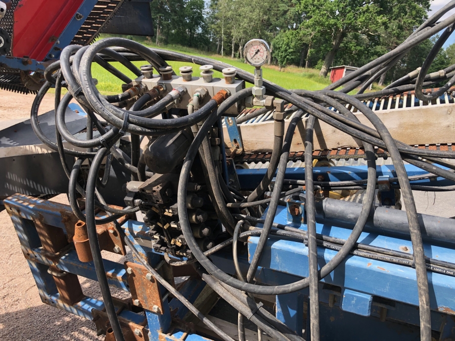 4868 Asa-Lift PO-250 leek harvester / carrot sharelifter