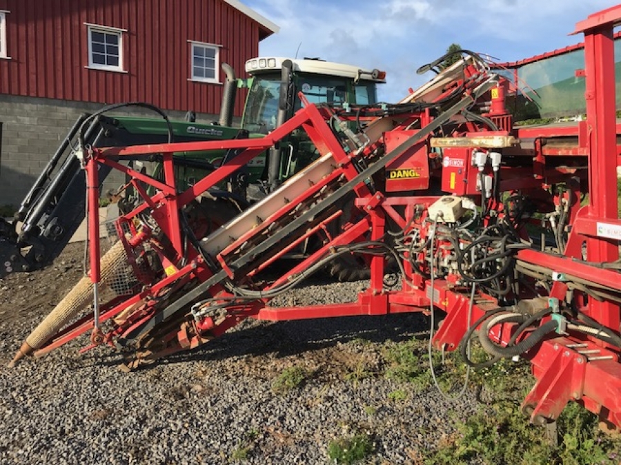 4876 Simon Leek harvester RPNB