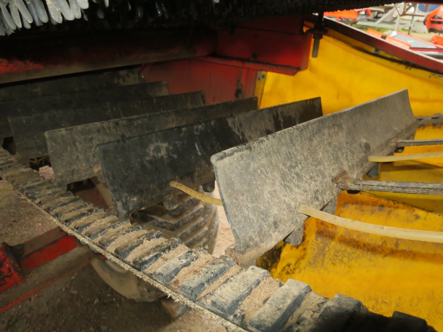 4895 Grimme SE75-20 potato harvester