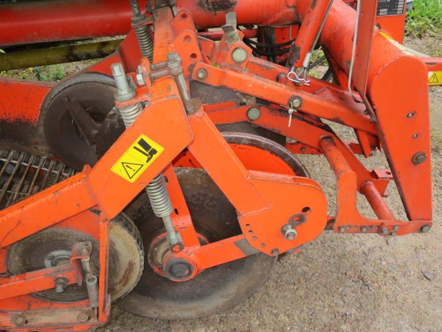 4895 Grimme SE75-20 potato harvester