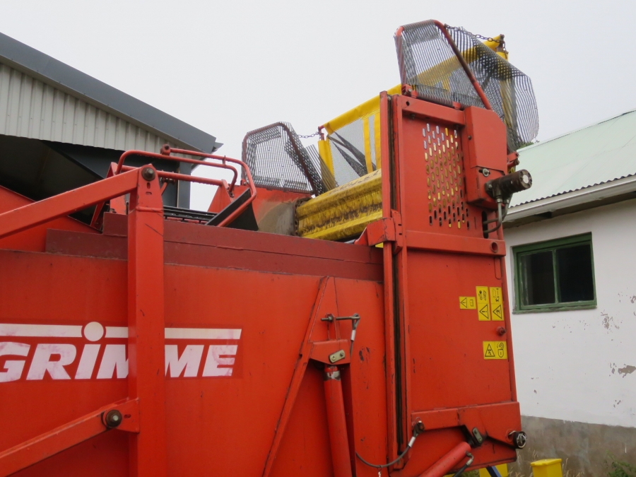 4895 Grimme SE75-20 potato harvester