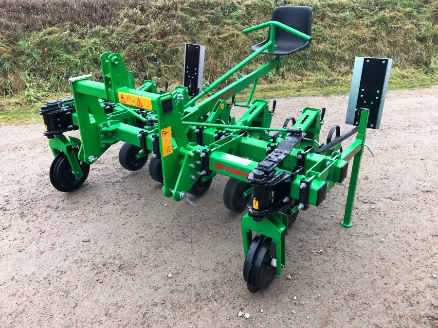 4908 Sfoggia Thema ridging hoe for vegetable