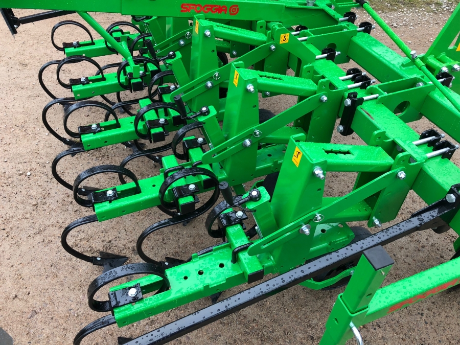 4908 Sfoggia Thema ridging hoe for vegetable