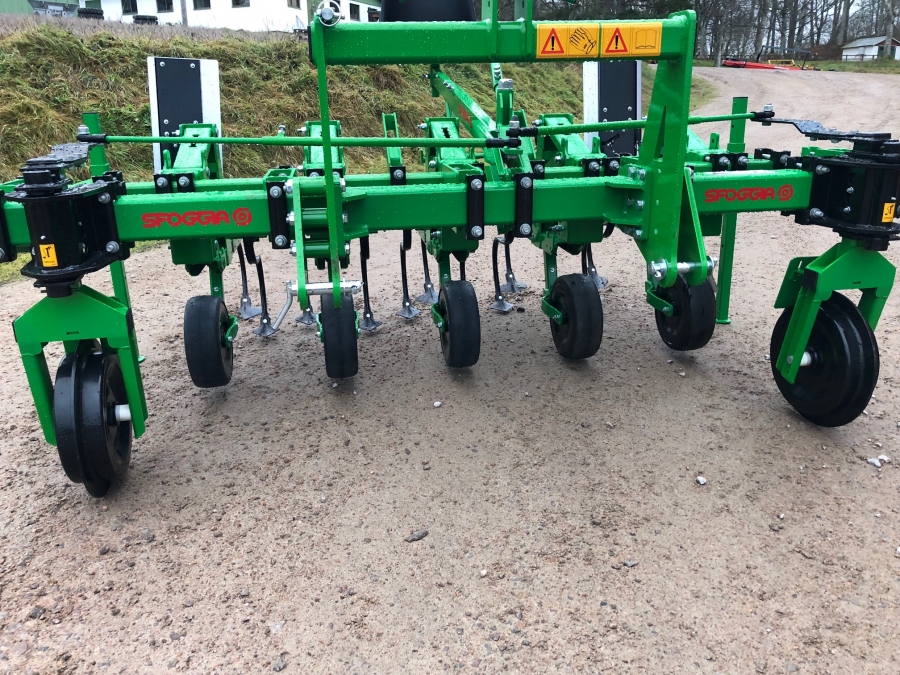 4908 Sfoggia Thema ridging hoe for vegetable