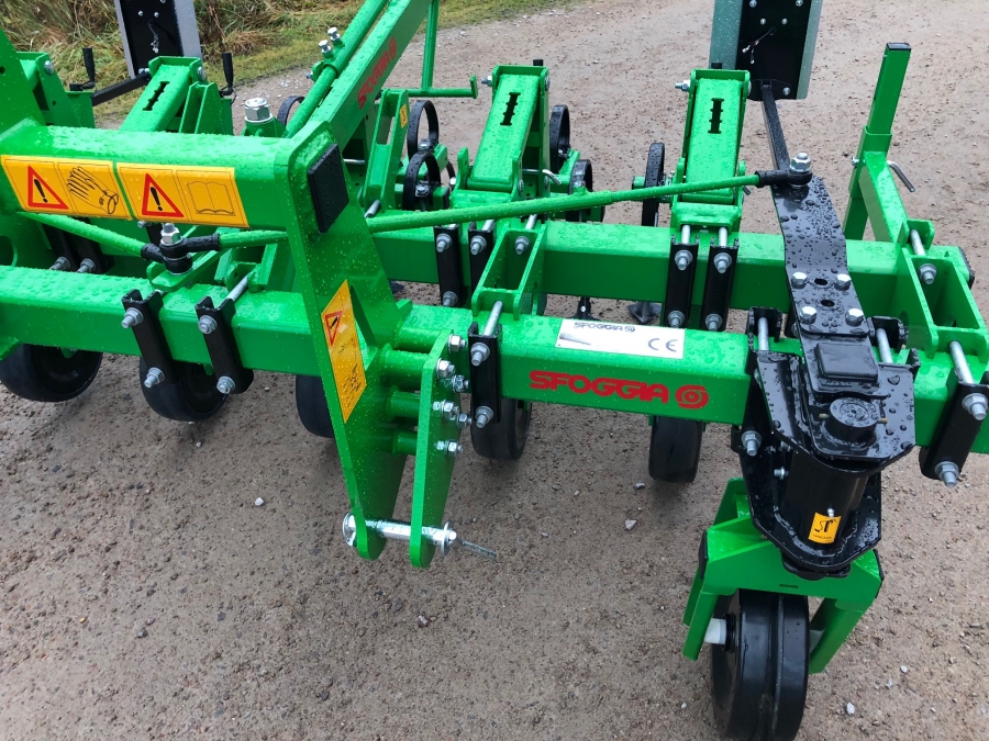 4908 Sfoggia Thema ridging hoe for vegetable