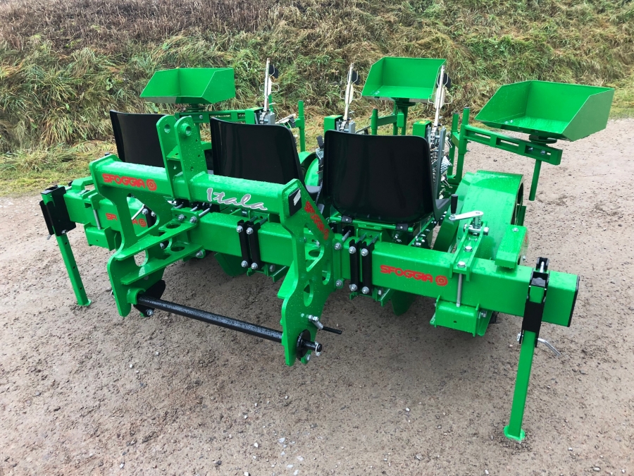 4909 Sfoggia Itala transplanter 3 row 