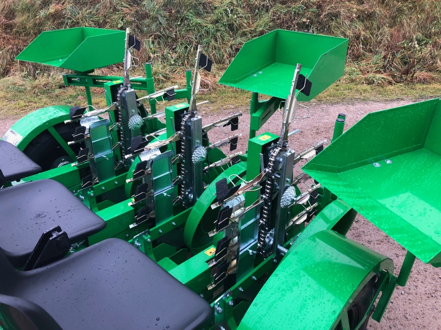 4909 Sfoggia Itala transplanter 3 row 
