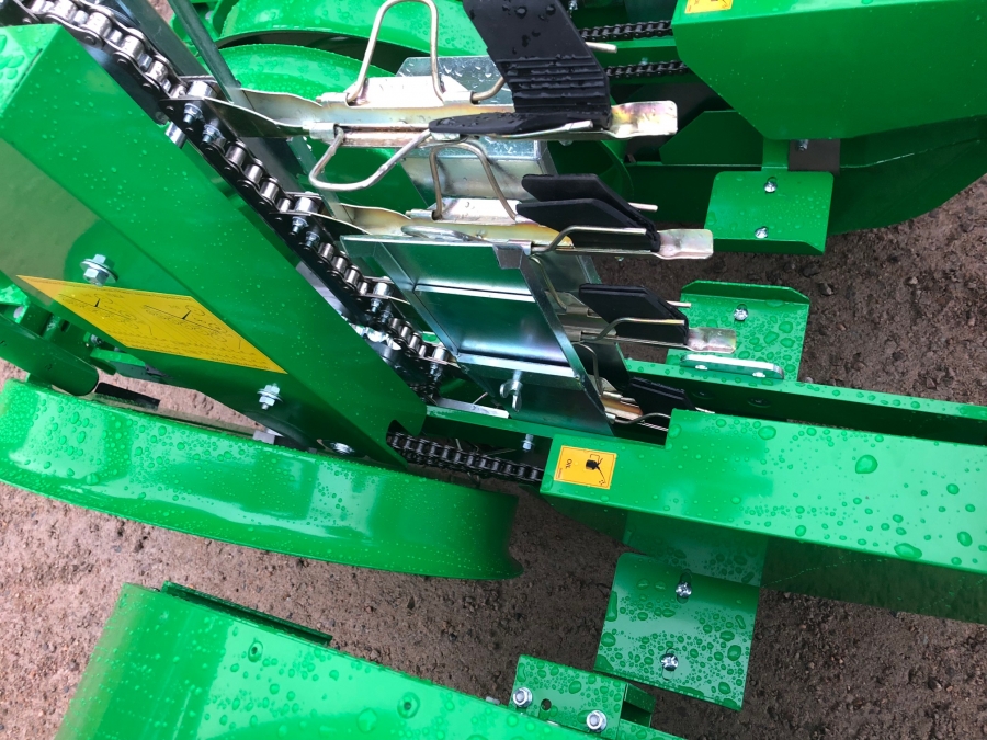 4909 Sfoggia Itala transplanter 3 row 