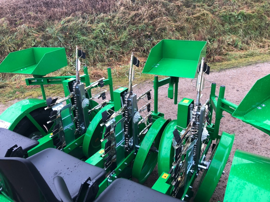 4909 Sfoggia Itala transplanter 3 row 