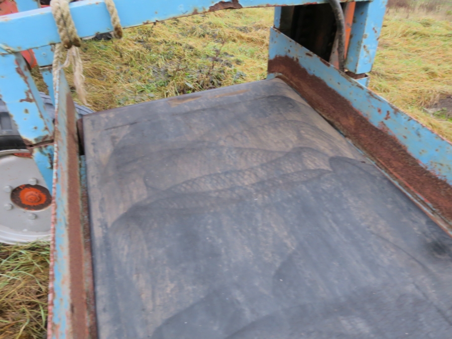 4916 EMVE conveyor belt 8000x550 mm with legs