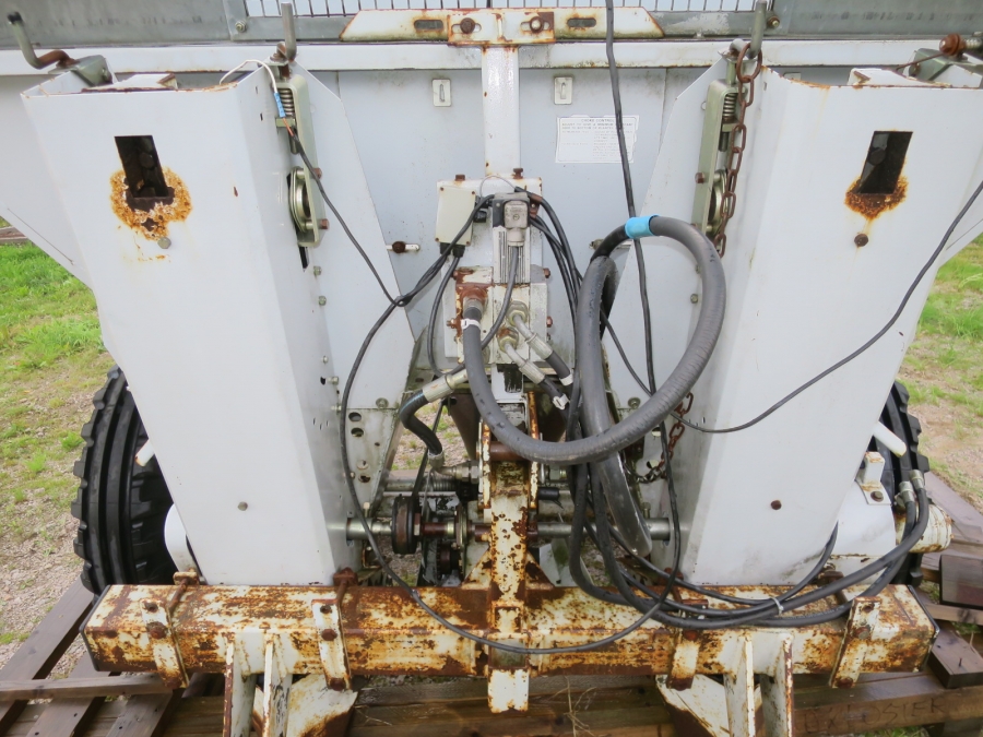 4937 Reekie 2 row potato planter