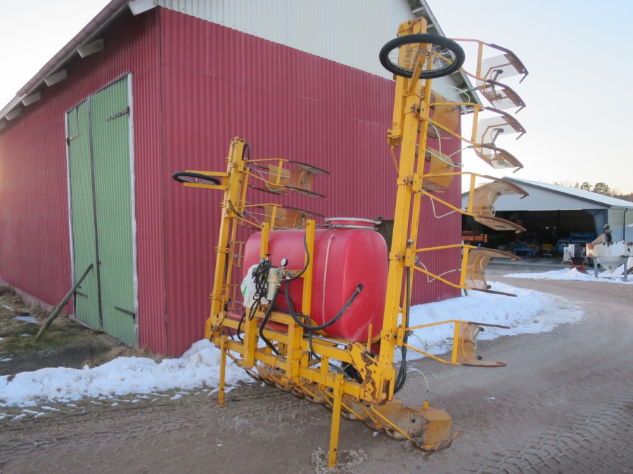 4938 JT Moteska spraying systems row crop sprayer