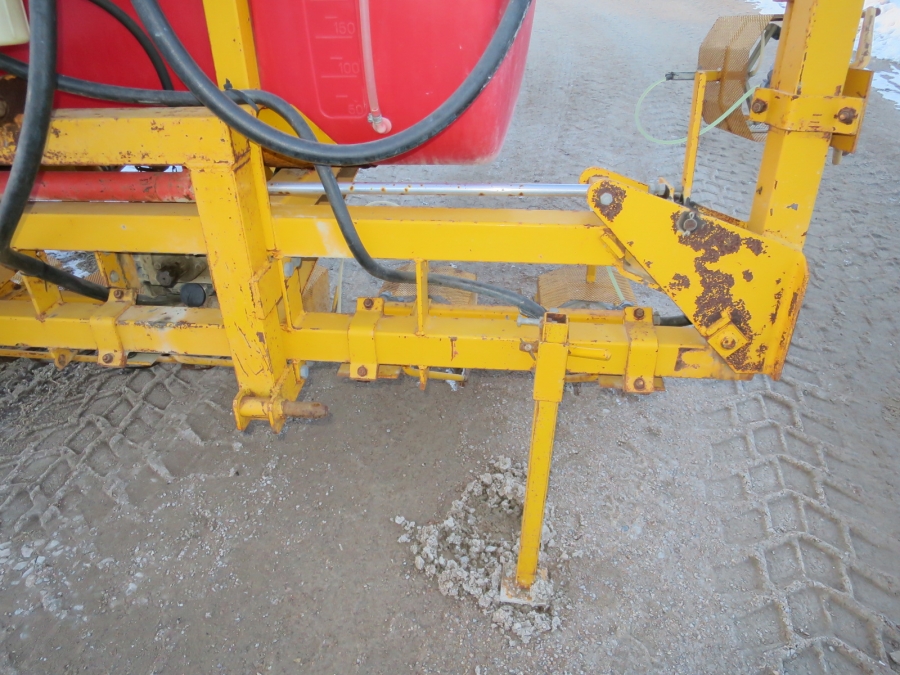 4938 JT Moteska spraying systems row crop sprayer