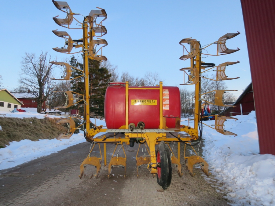 4938 JT Moteska spraying systems row crop sprayer