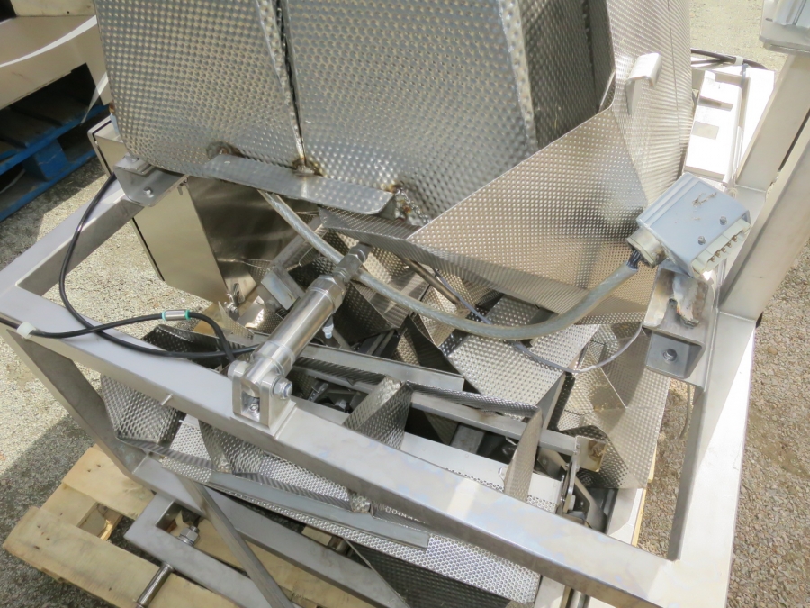 4945 Ishida Multihead weigher 