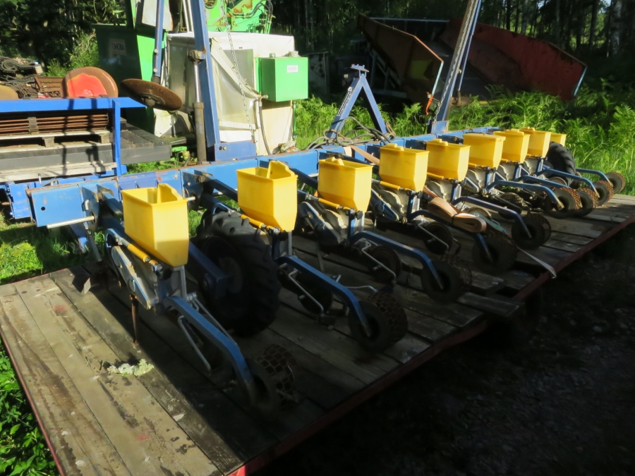 4950 Nibex 500 seed drill 9 rows. 