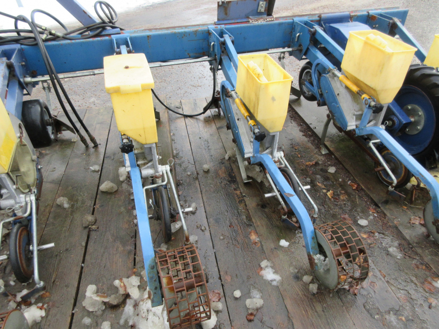 4950 Nibex 500 seed drill 9 rows. 