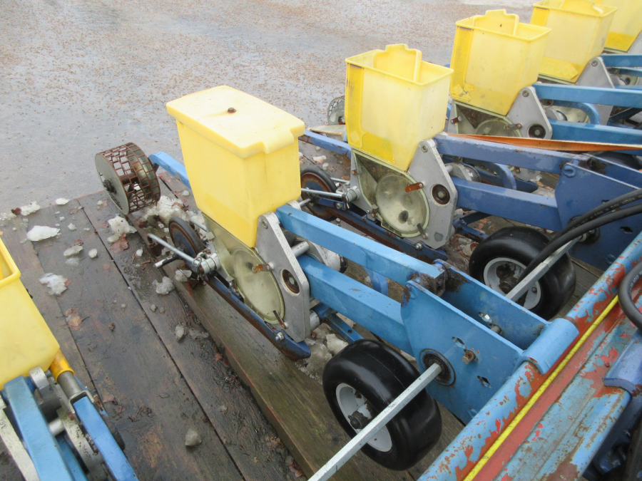 4950 Nibex 500 seed drill 9 rows. 