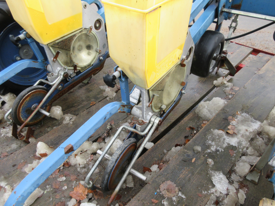 4950 Nibex 500 seed drill 9 rows. 