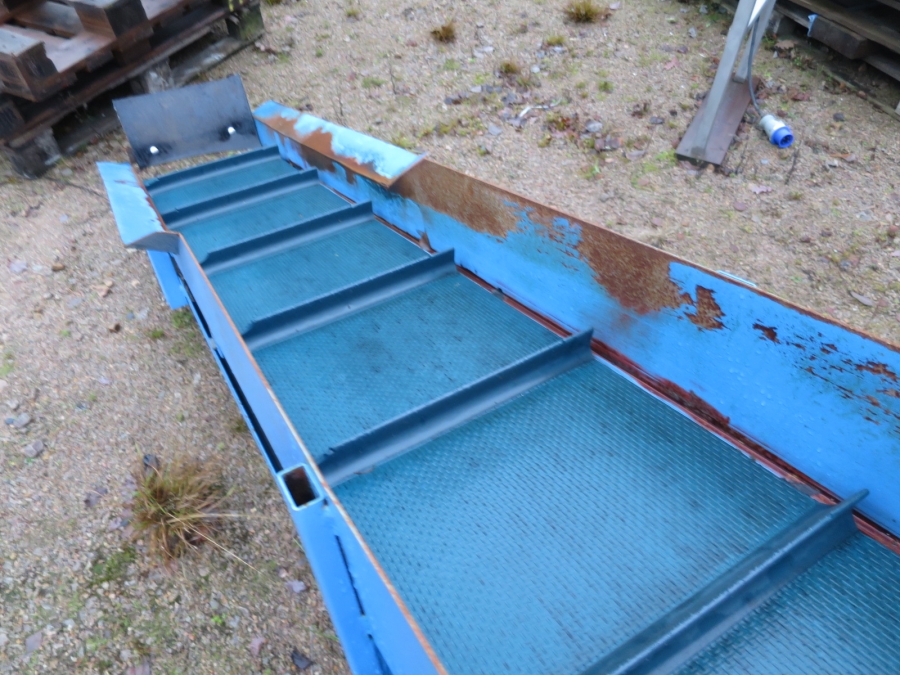 4952 EMVE elevator 3000x350mm