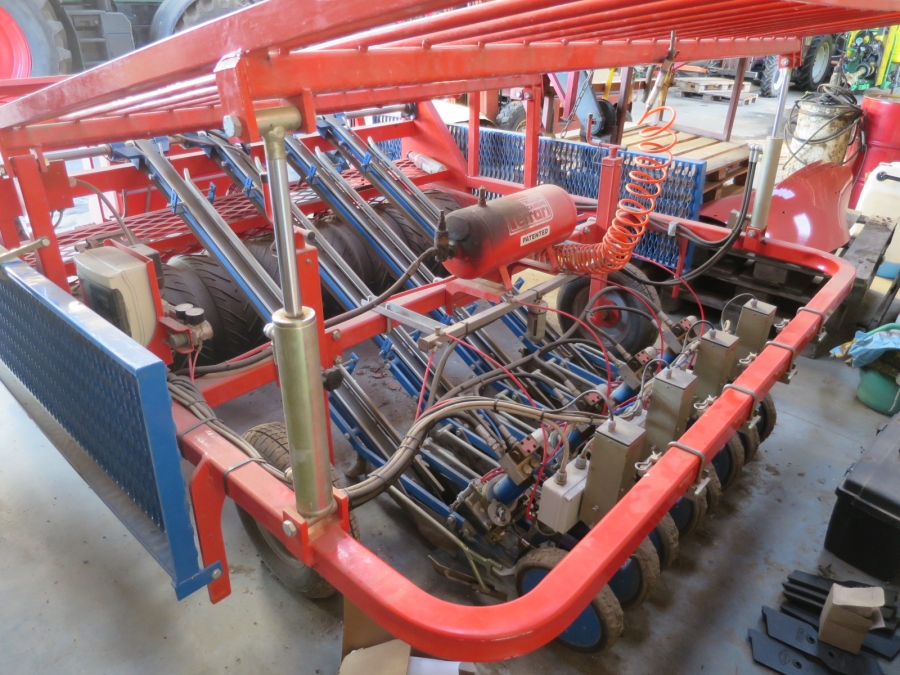 4986 Ferrari Pflanzmaschine Rotosrapp 4 Reihen