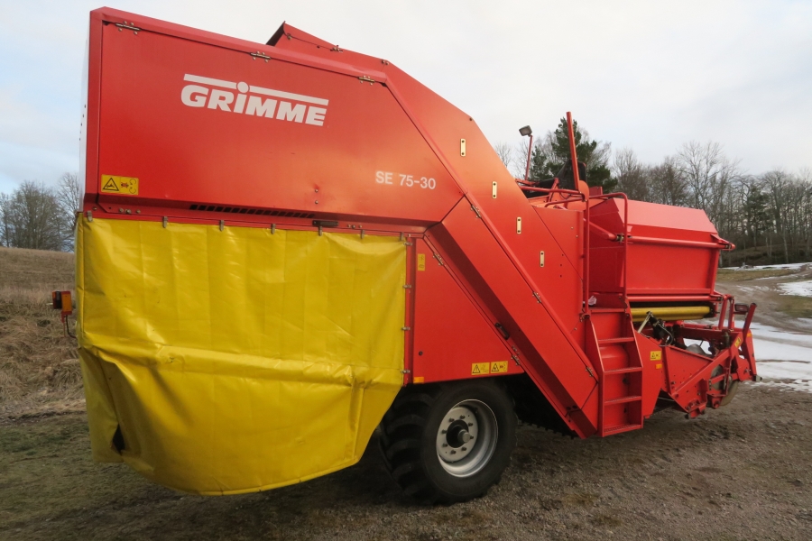 4991 Grimme 75-30 potato harvester