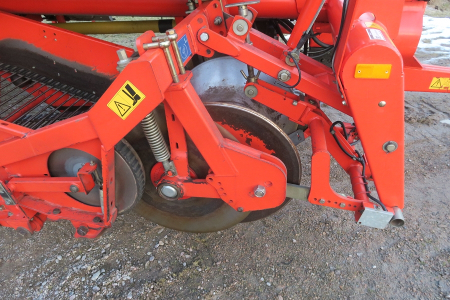 4991 Grimme 75-30 potato harvester