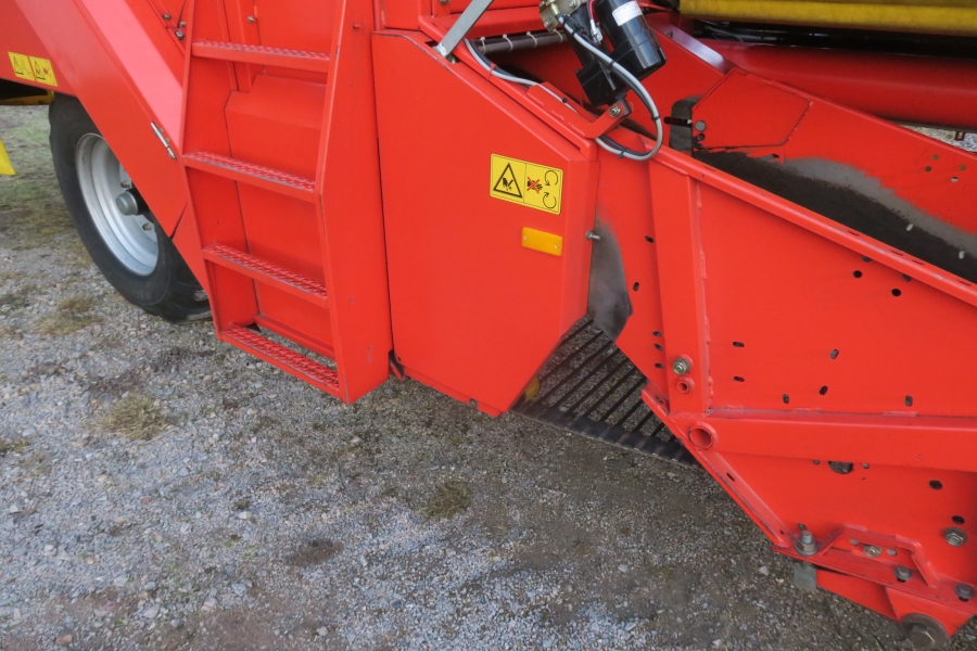 4991 Grimme 75-30 potato harvester