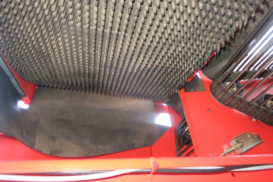 4991 Grimme 75-30 potato harvester