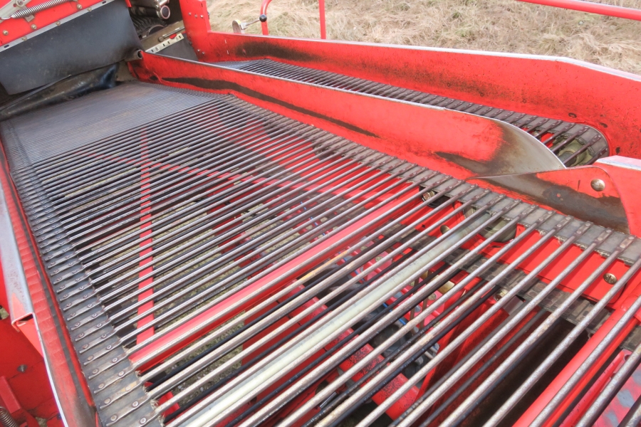 4991 Grimme 75-30 potato harvester