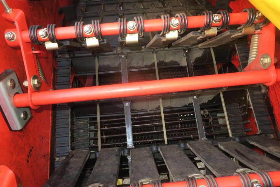 4991 Grimme 75-30 potato harvester