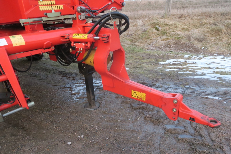 4991 Grimme 75-30 potato harvester